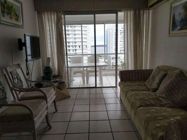 Apartamento en alquiler en Punta Del Este