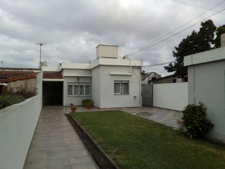 Casa en venta en Castro Cambón, Partido de Almirante Brown
