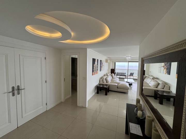 Apartamento en venta en Rambla General Artigas, Maldonado