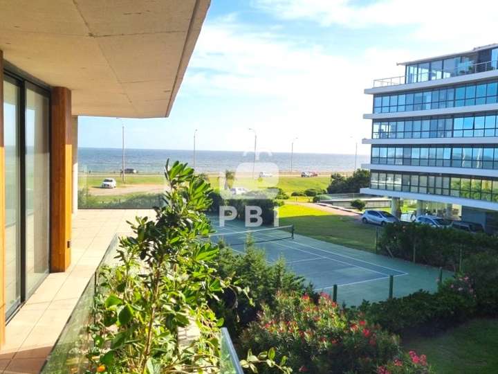 Apartamento en venta en Pinares, Maldonado