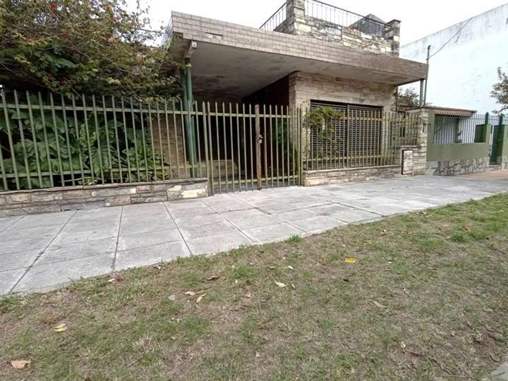 Casa en venta en Doctor Enrique Del Valle Iberlucea, 1183, Haedo