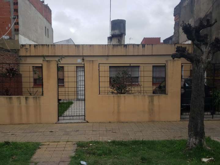 Casa en venta en Centenera, 4251, Buenos Aires