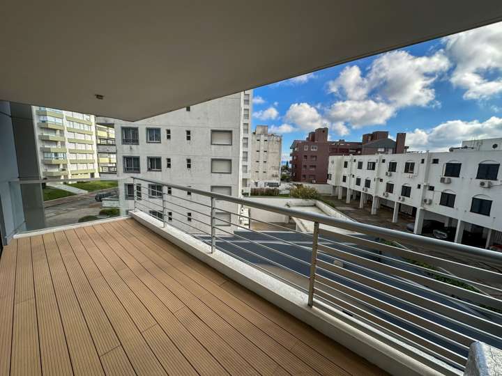 Apartamento en venta en Avenida Chiverta, Punta Del Este