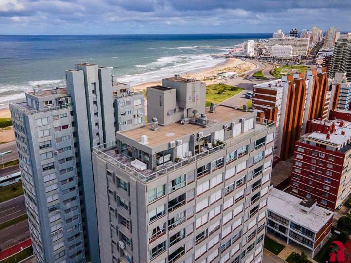 Apartamento en venta en Rambla Lorenzo Batlle Pacheco, Punta Del Este