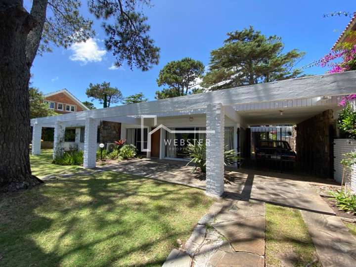 Casa en alquiler en Punta Del Este