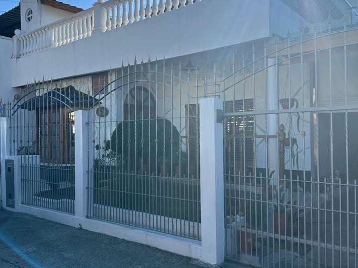 Casa en venta en Bizet, Hurlingham