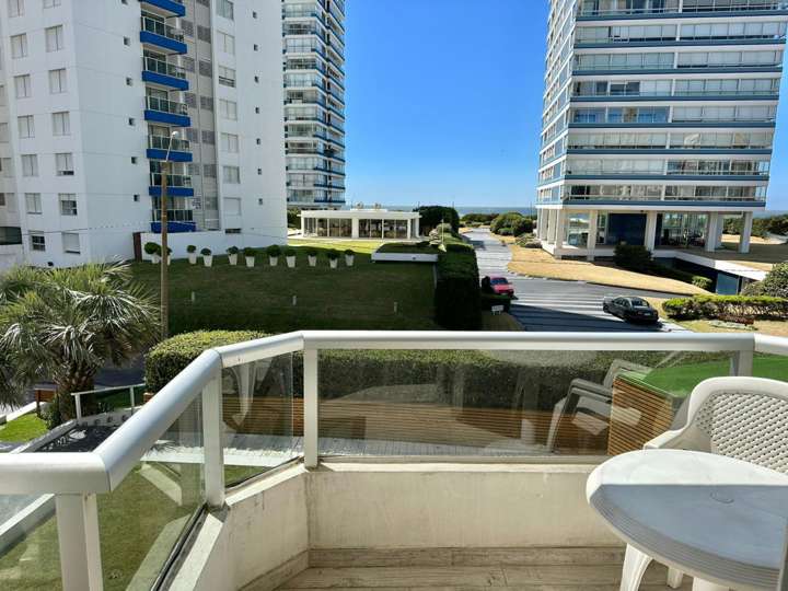 Apartamento en venta en Avenida Chiverta, Punta Del Este