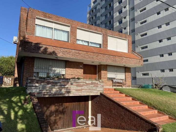 Casa en venta en Rambla General Artigas, Punta Del Este