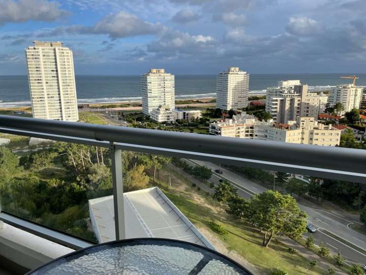 Apartamento en alquiler en Punta Del Este