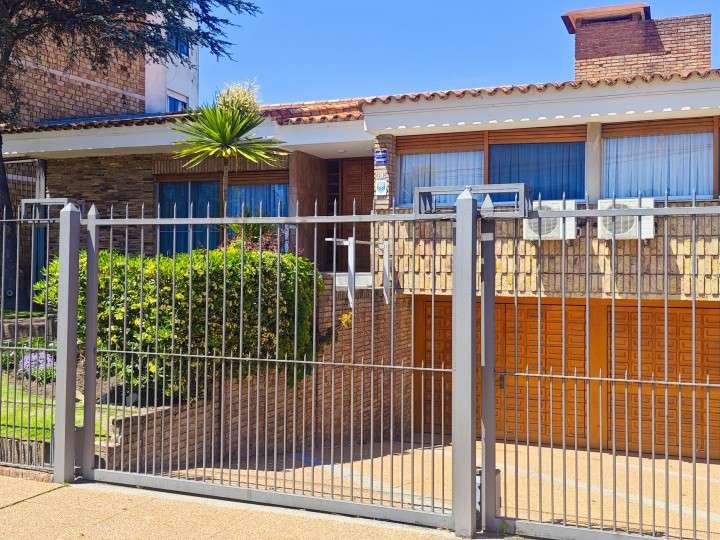 Casa en venta en Palmas y Ombúes, Montevideo