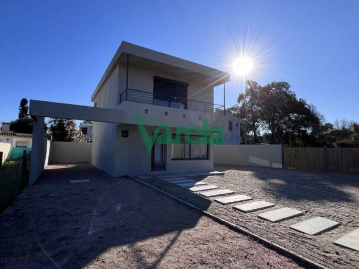 Casa en venta en Lomas de Solymar, Canelones