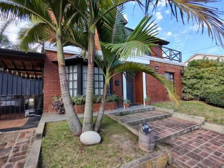 Casa en venta en Los Ciruelos, Buenos Aires