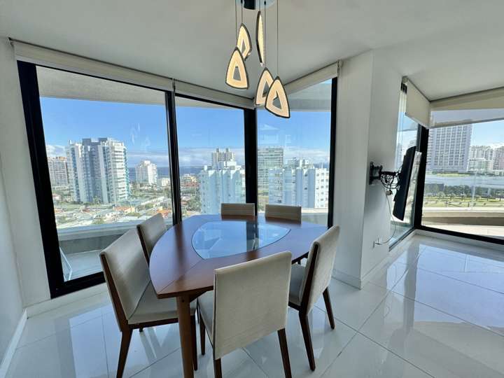 Apartamento en venta en Avenida Chiverta, Punta Del Este