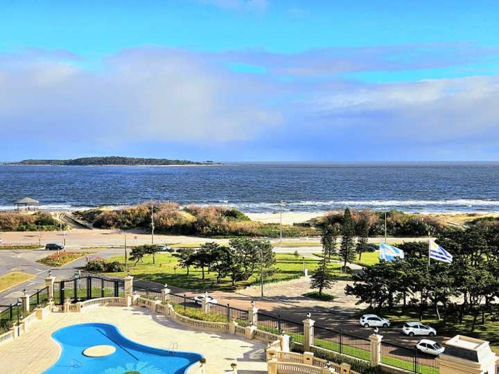 Apartamento en venta en Avenida Francisco Acuña de Figueroa, Maldonado