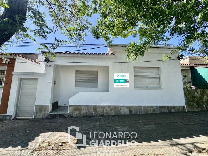 Casa en venta en Coronel Arroyo, Colonia