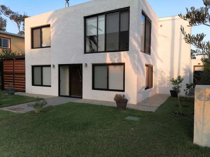 Casa en venta en Avenida Ida Amelia de Lapi, Maldonado