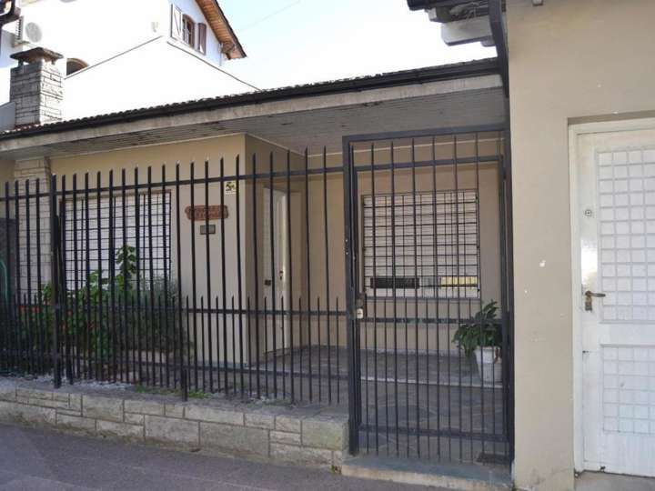 Casa en venta en 102 - Paraná, 2677, Villa Ballester