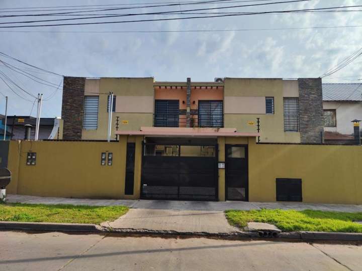 Departamento en venta en Brigadier General Juan Manuel de Rosas, Luis Guillón