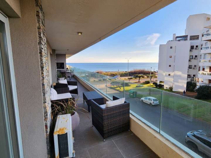 Apartamento en venta en Rambla Doctor Claudio Williman, Maldonado