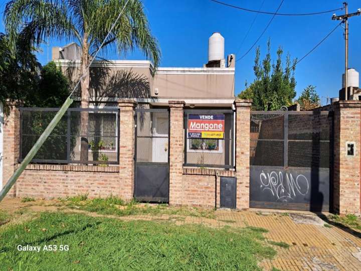 Casa en venta en Bombero Ariño, 739, Buenos Aires