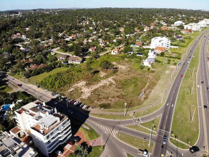 Terreno en venta en Punta Del Este