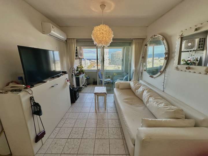 Apartamento en venta en Comodoro Gorlero (Calle 19), Punta Del Este