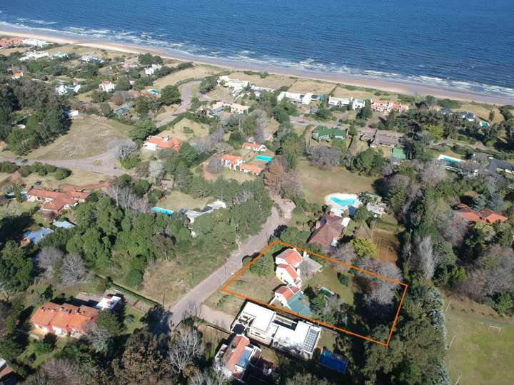 Casa en venta en Milton Lussich, Punta Ballena