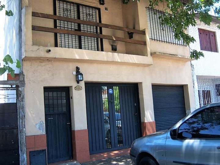 Casa en venta en Belisario Roldán, Buenos Aires