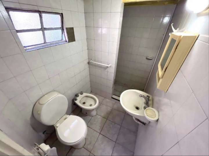 Oficina en alquiler en Avenida Presidente Juan Domingo Perón, 1149, Buenos Aires