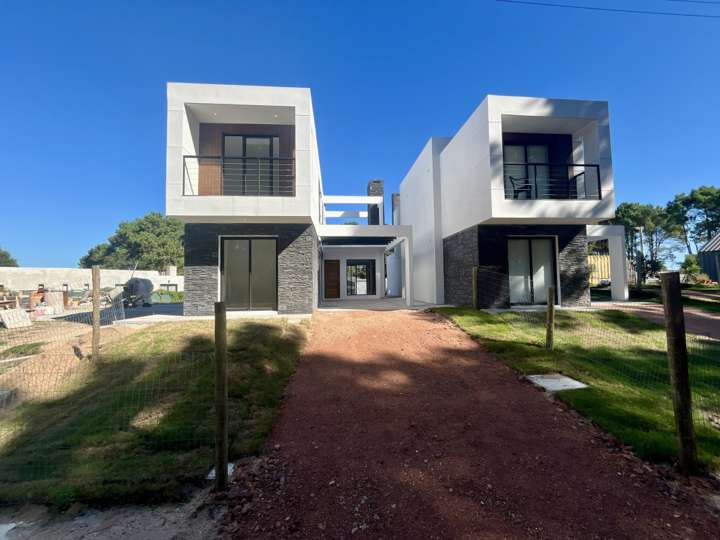 Casa en venta en Pinares, Maldonado