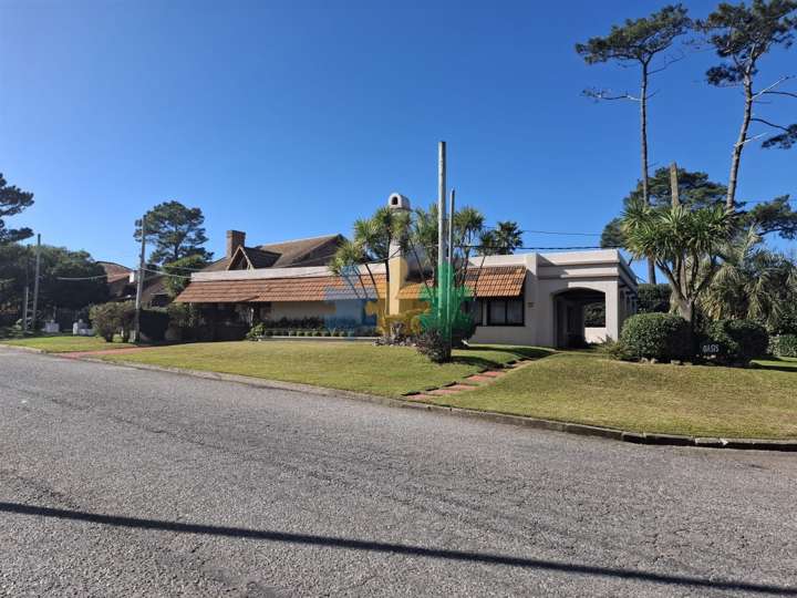 Casa en venta en Rambla General Artigas, Punta Del Este