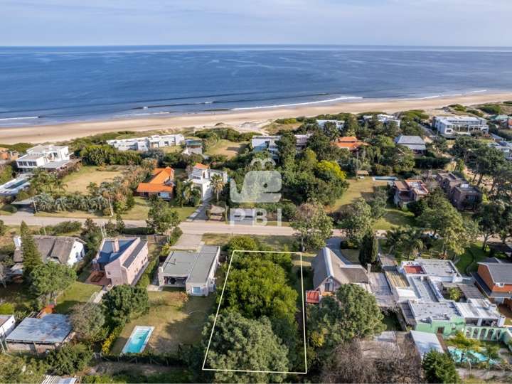 Terreno en venta en Rambla General Artigas, Punta Del Este