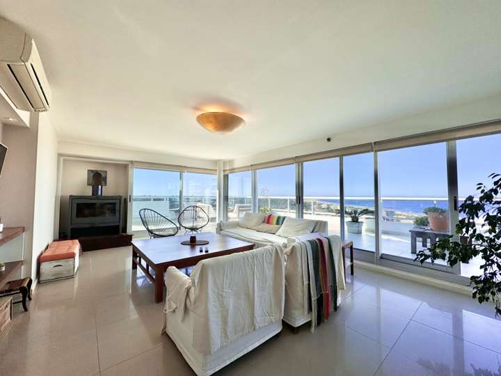 Apartamento en venta en Avenida del Mar, Punta Del Este