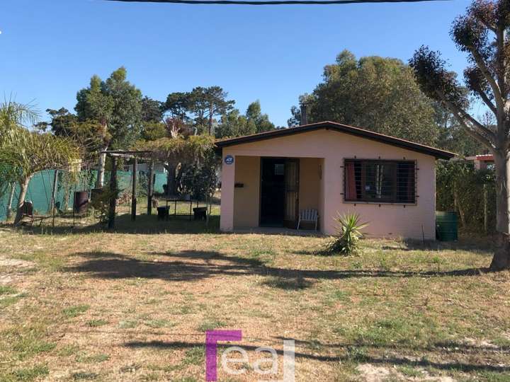 Casa en venta en Calle 33, Canelones