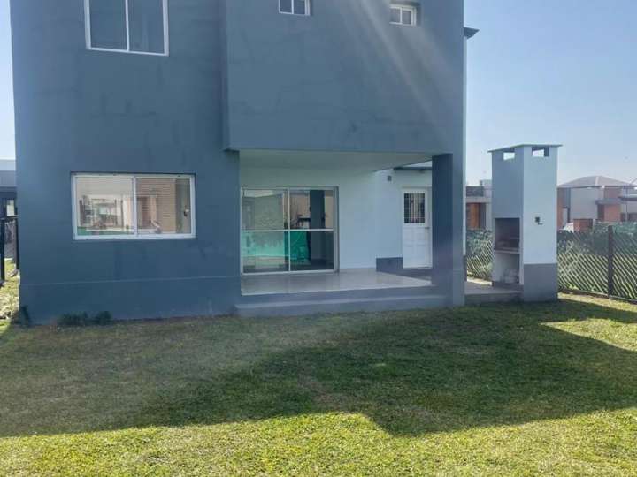 Casa en venta en Departamento Yerba Buena, Cebil Redondo