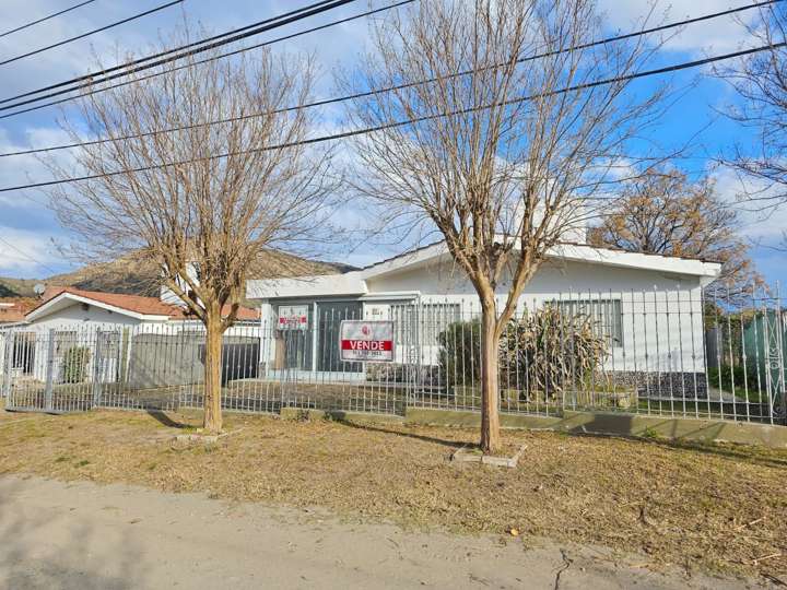 Casa en venta en Tirana, 6, Villa Carlos Paz