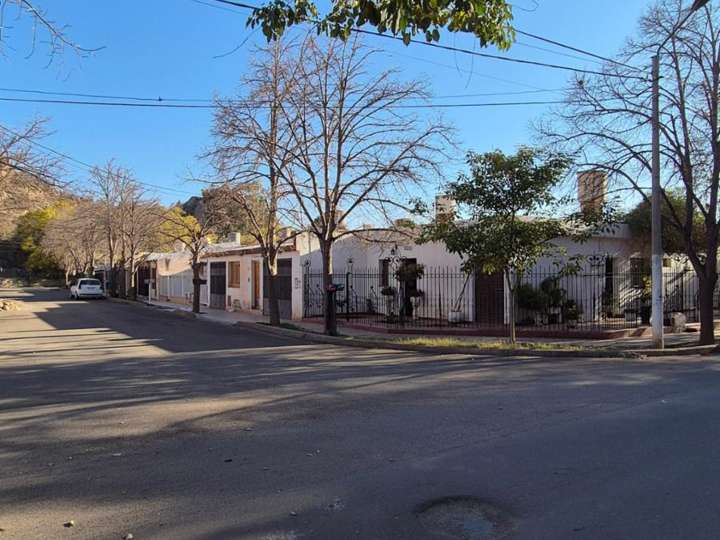 Casa en venta en Mendoza, Chilecito