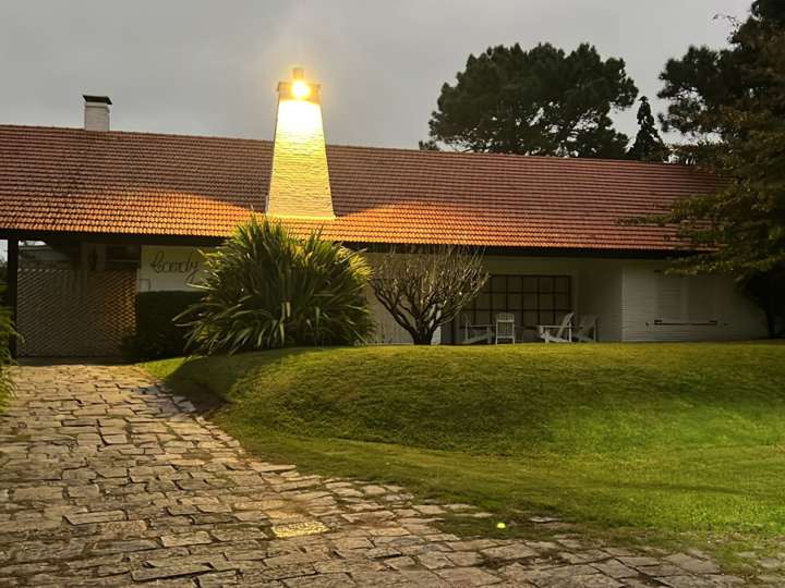 Casa en venta en Pinares, Maldonado