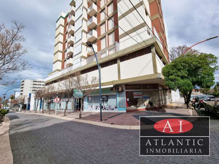 Comercial / Tienda en alquiler en Nélida Fossatty, Buenos Aires