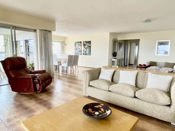 Apartamento en venta en Avenida Franklin Delano Roosevelt, Punta Del Este