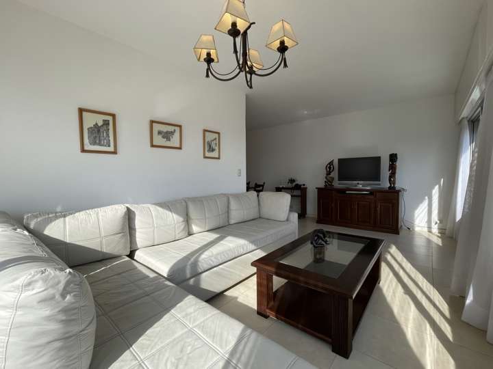 Apartamento en venta en El Mesana (Calle 24), Punta Del Este