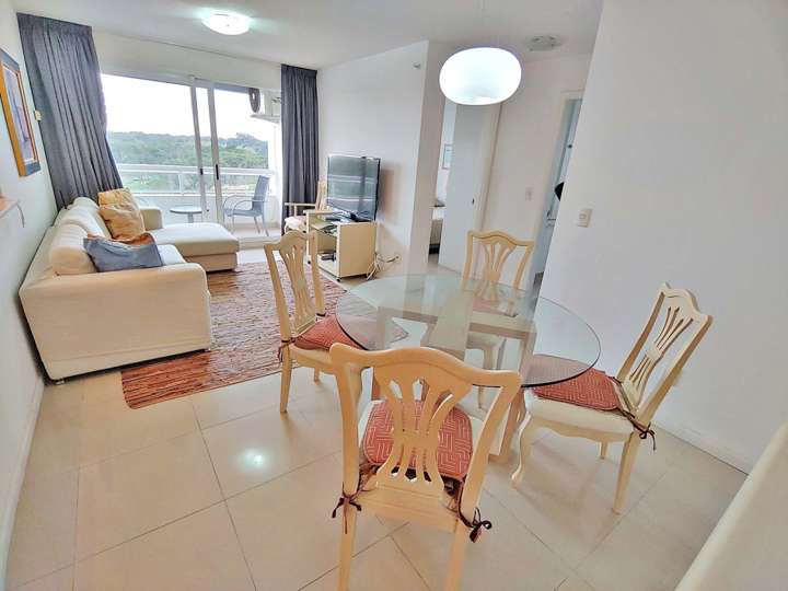 Apartamento en venta en Jorge Berrueta, El Tesoro