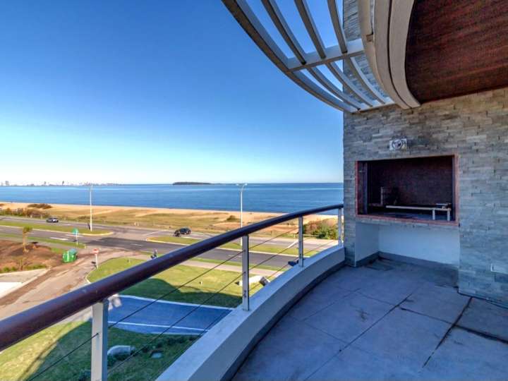 Apartamento en venta en Pinares, Maldonado