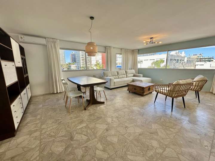 Apartamento en venta en Gorlero, Punta Del Este