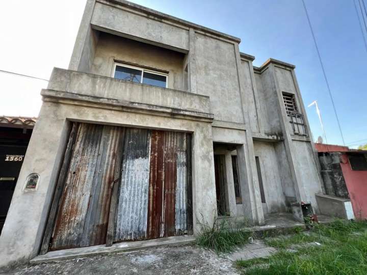 Casa en venta en Pio Collivadino, Buenos Aires