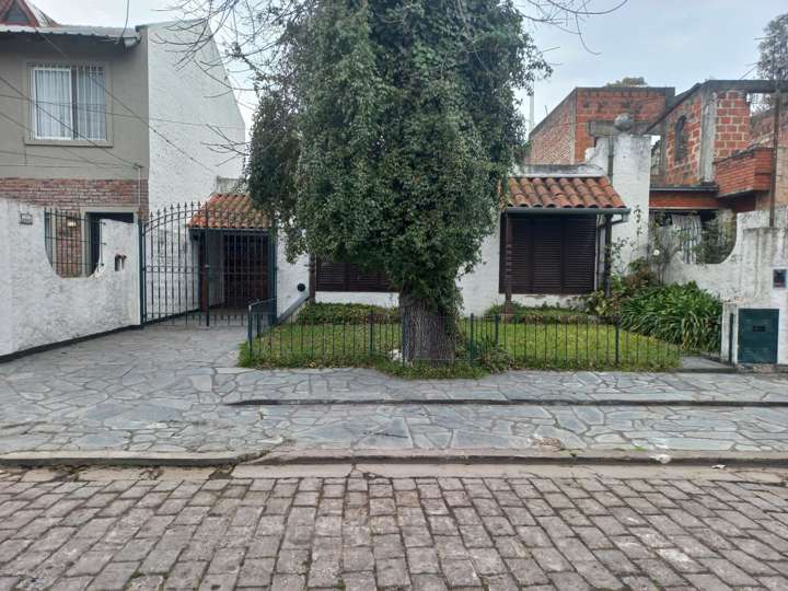 Casa en venta en Pasaje 162, Loma Hermosa