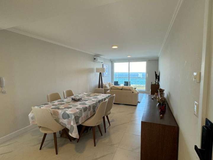 Apartamento en venta en Pinares, Maldonado