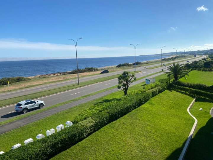 Apartamento en venta en Pinares, Maldonado