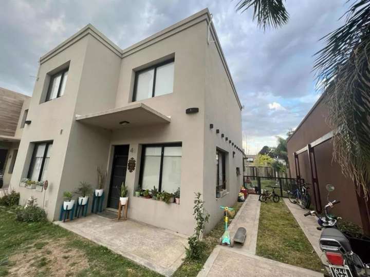 Casa en venta en Partido de Ituzaingó, Villa Udaondo