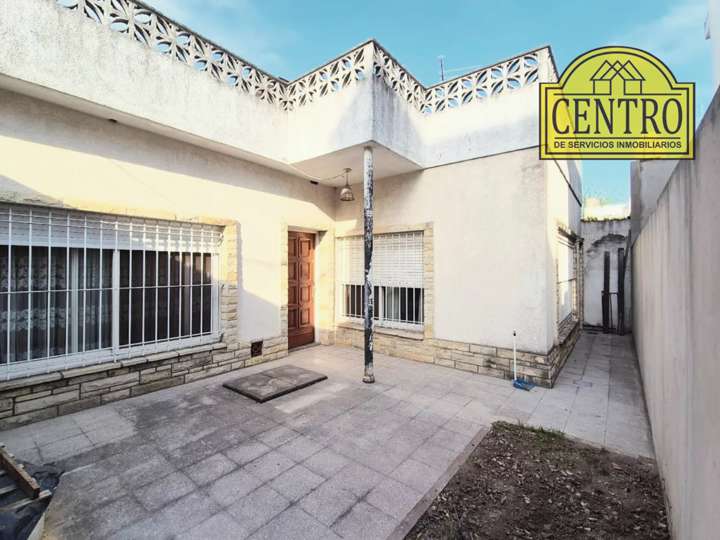 Casa en venta en 55 - Buenos Aires, 7340, José León Suárez